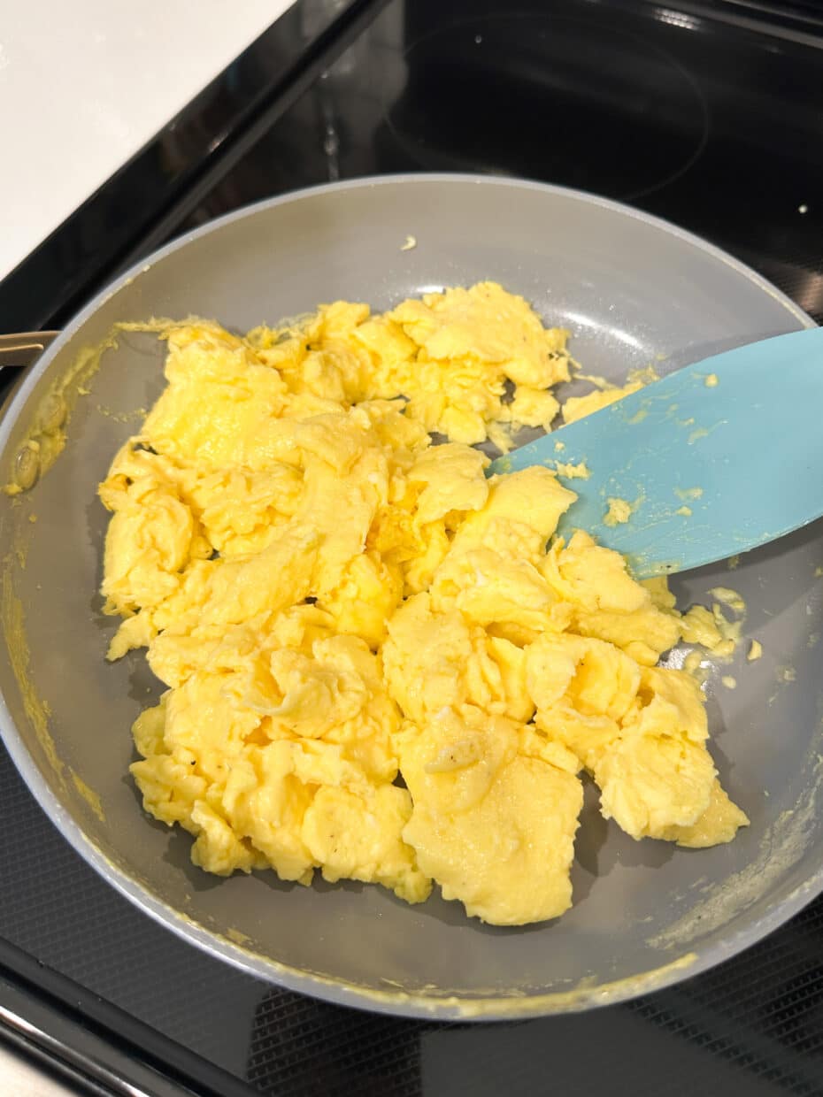 Fluffiest Scrambled Eggs - Sweet Tea And Sprinkles