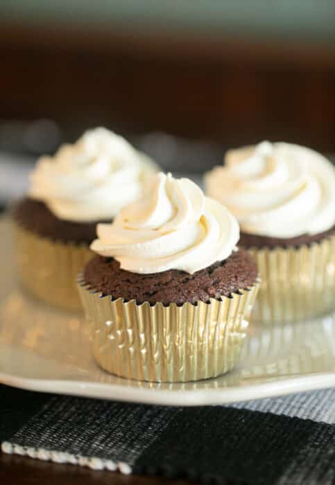 Cool Whip Frosting - Sweet Tea And Sprinkles